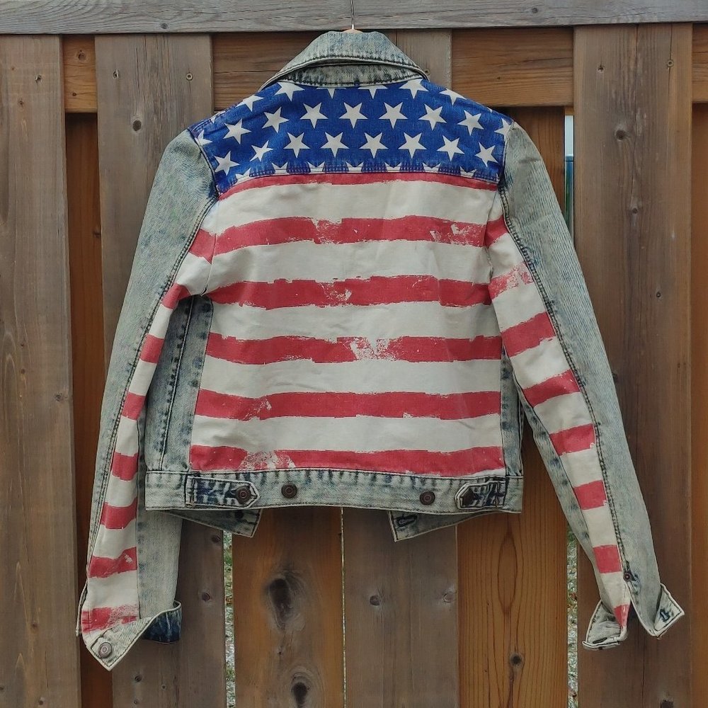 TOPSHOP MOTO Denim Jacket American Flag Women's Size 6 Worn used Condition.